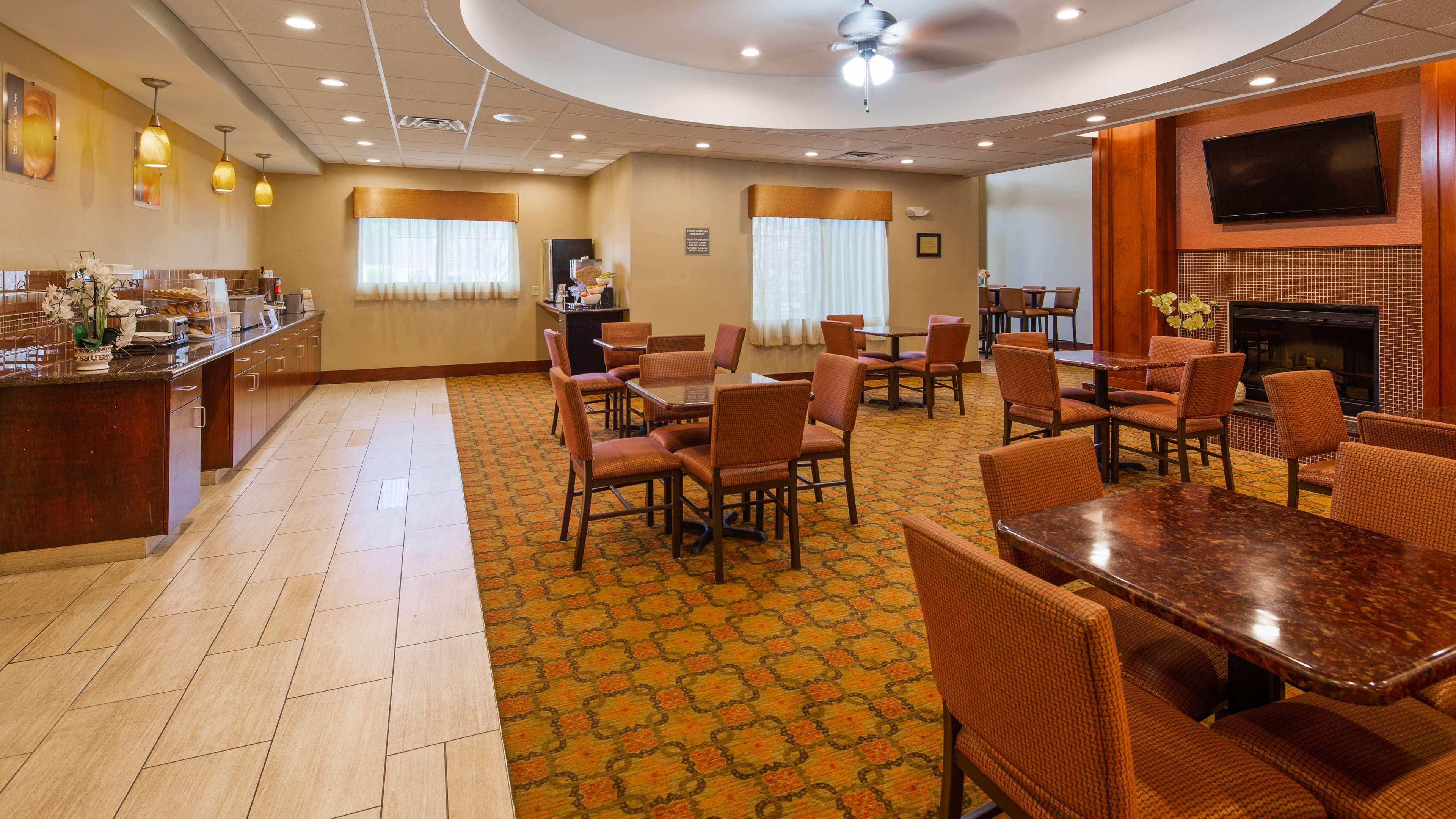 Best Western Plus Finger Lakes Inn & Suites Cortland Luaran gambar