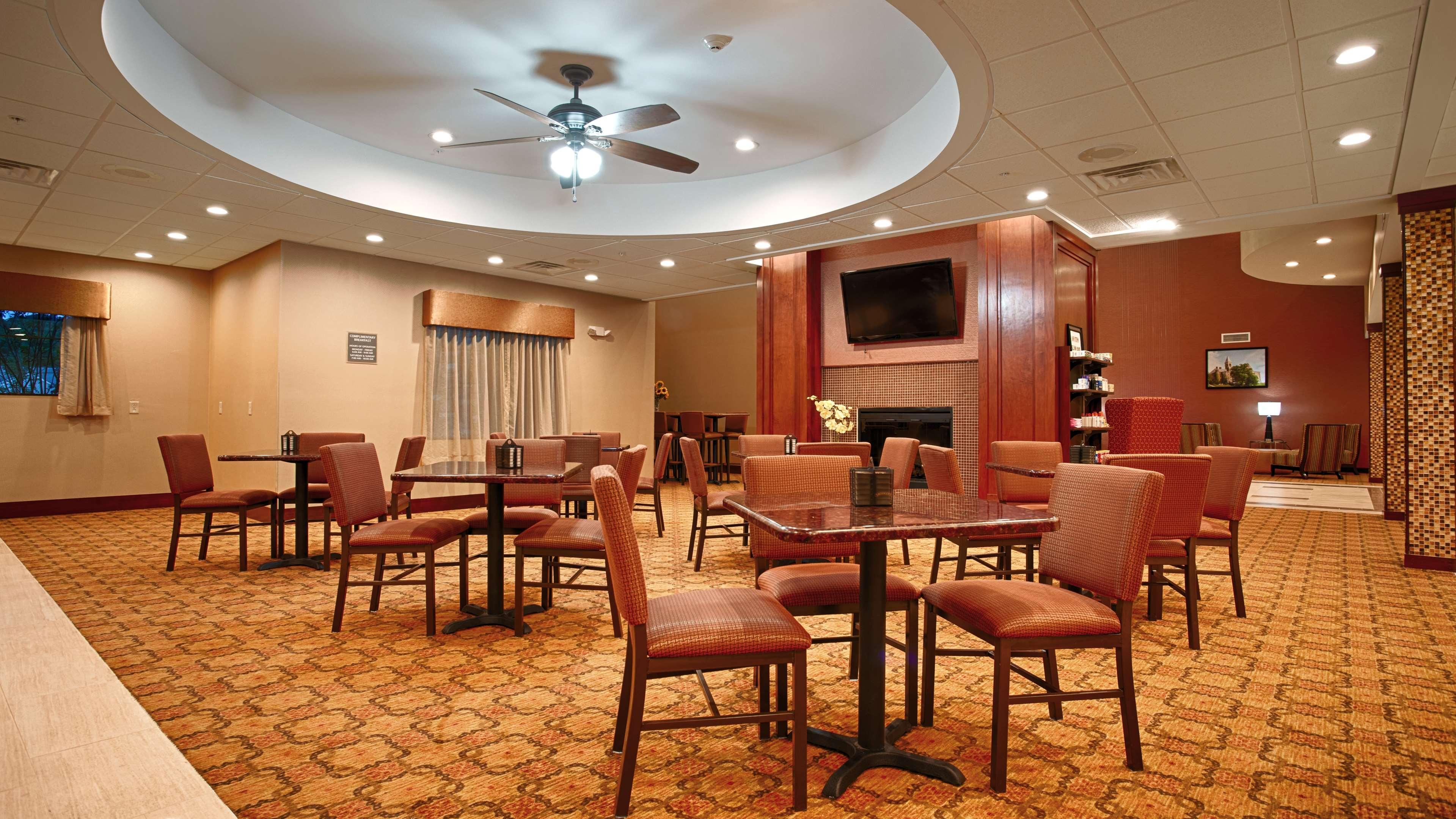 Best Western Plus Finger Lakes Inn & Suites Cortland Luaran gambar