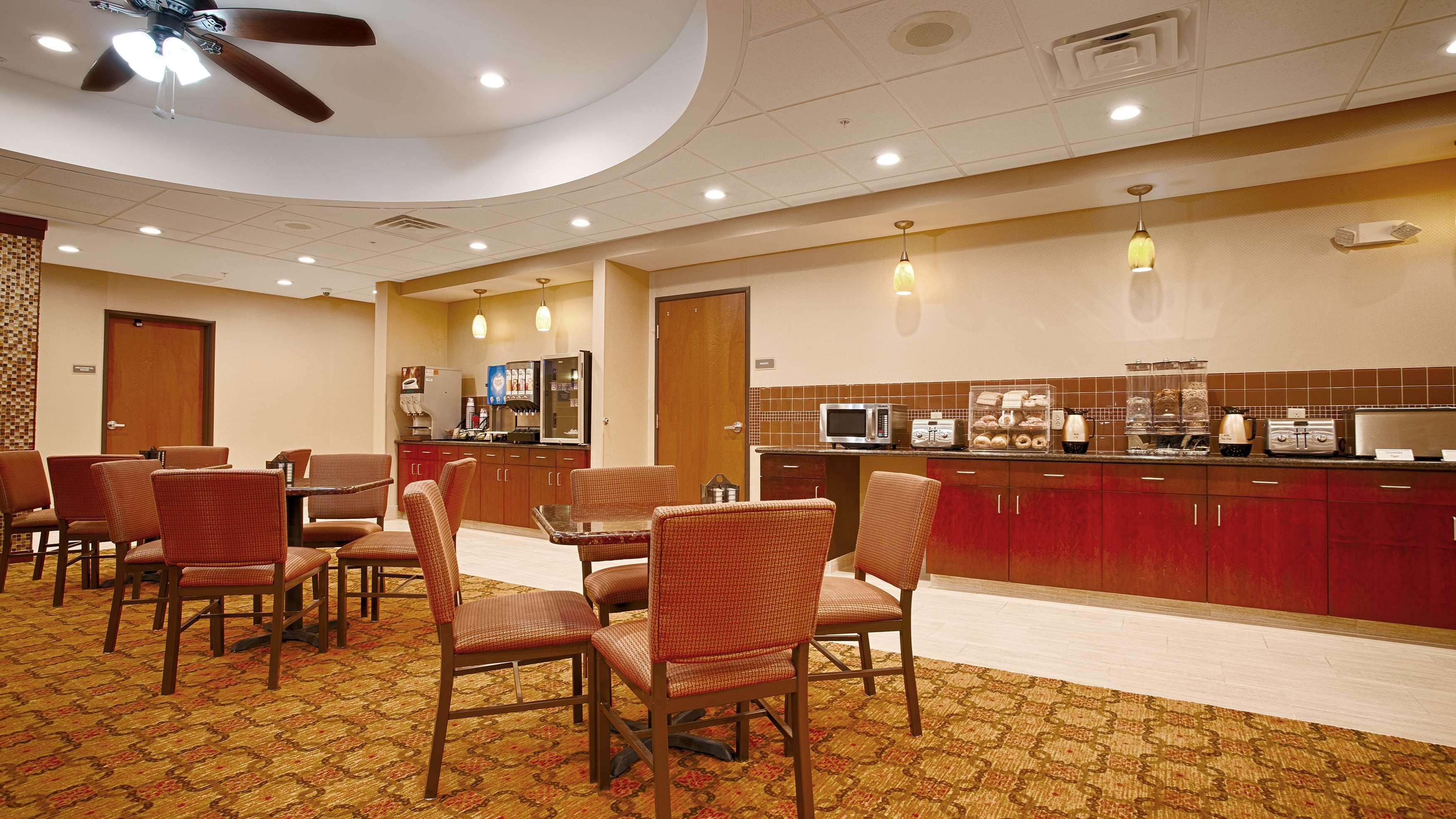 Best Western Plus Finger Lakes Inn & Suites Cortland Luaran gambar